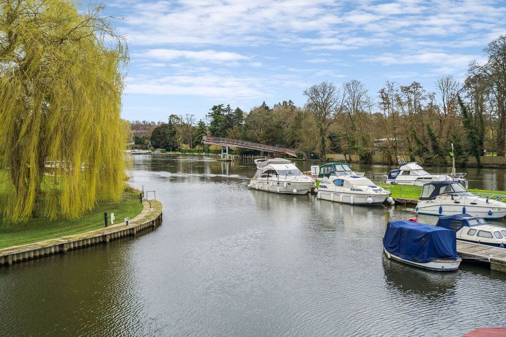 Property photo 2 of 16 Photo 24