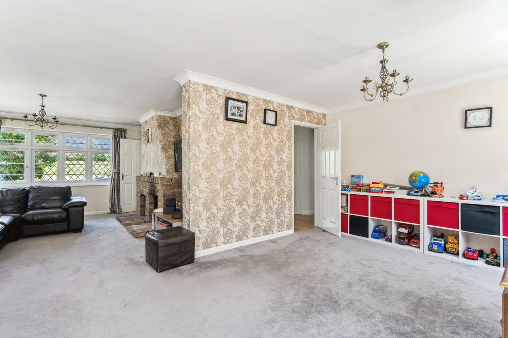 Property photo 2 of 10