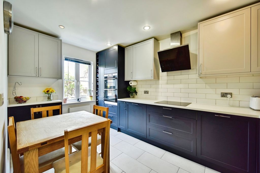 Property photo 2 of 12 Kitchen