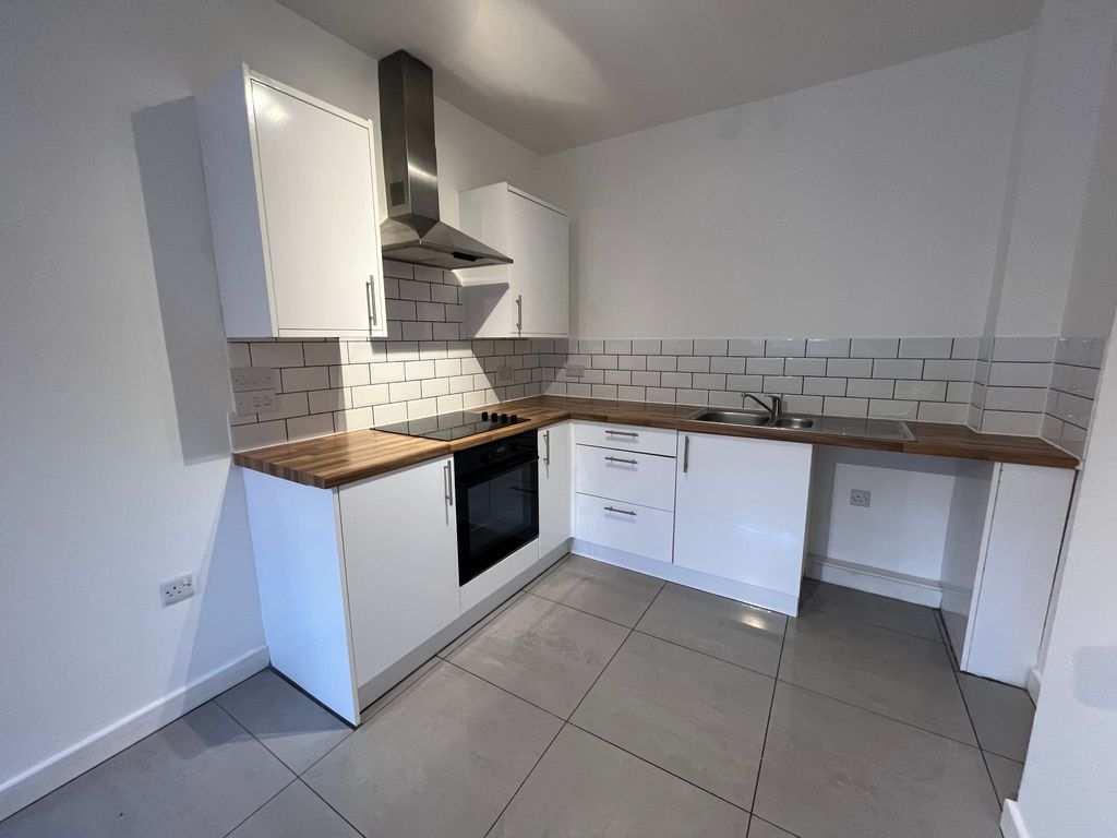 Property photo 3 of 11 Bedroom 1