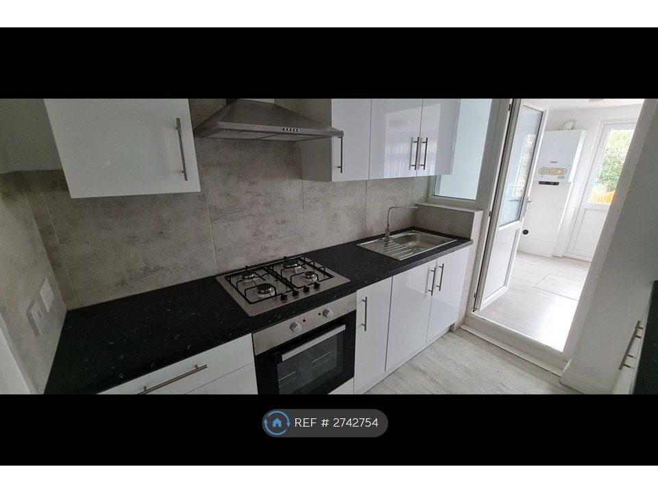 Property photo 3 of 13 Kitchen Photo 2