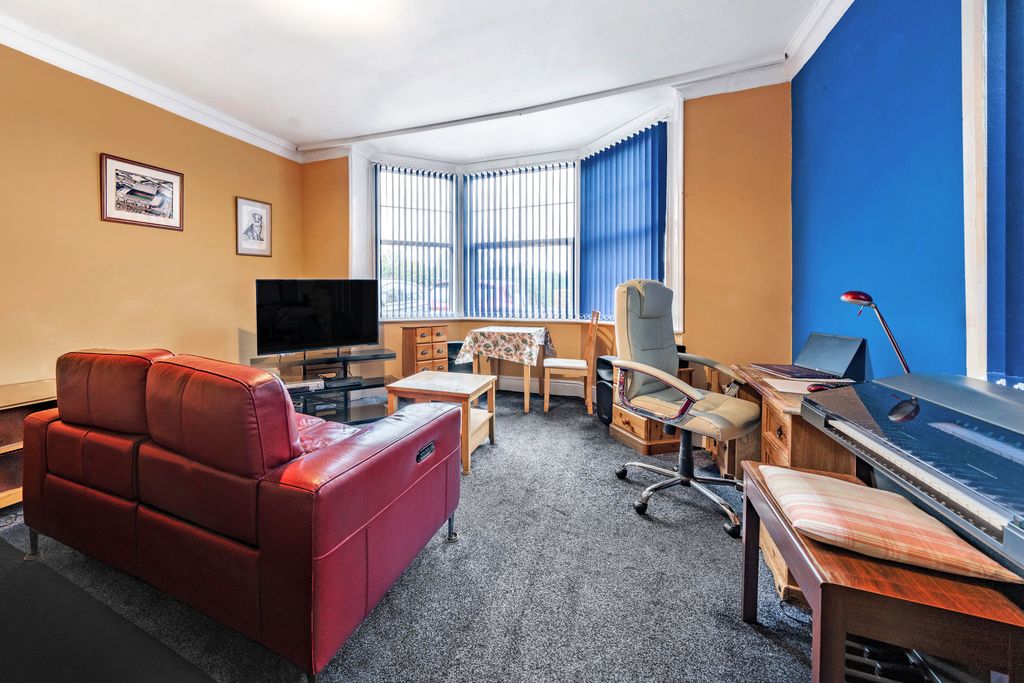 Property photo 2 of 16