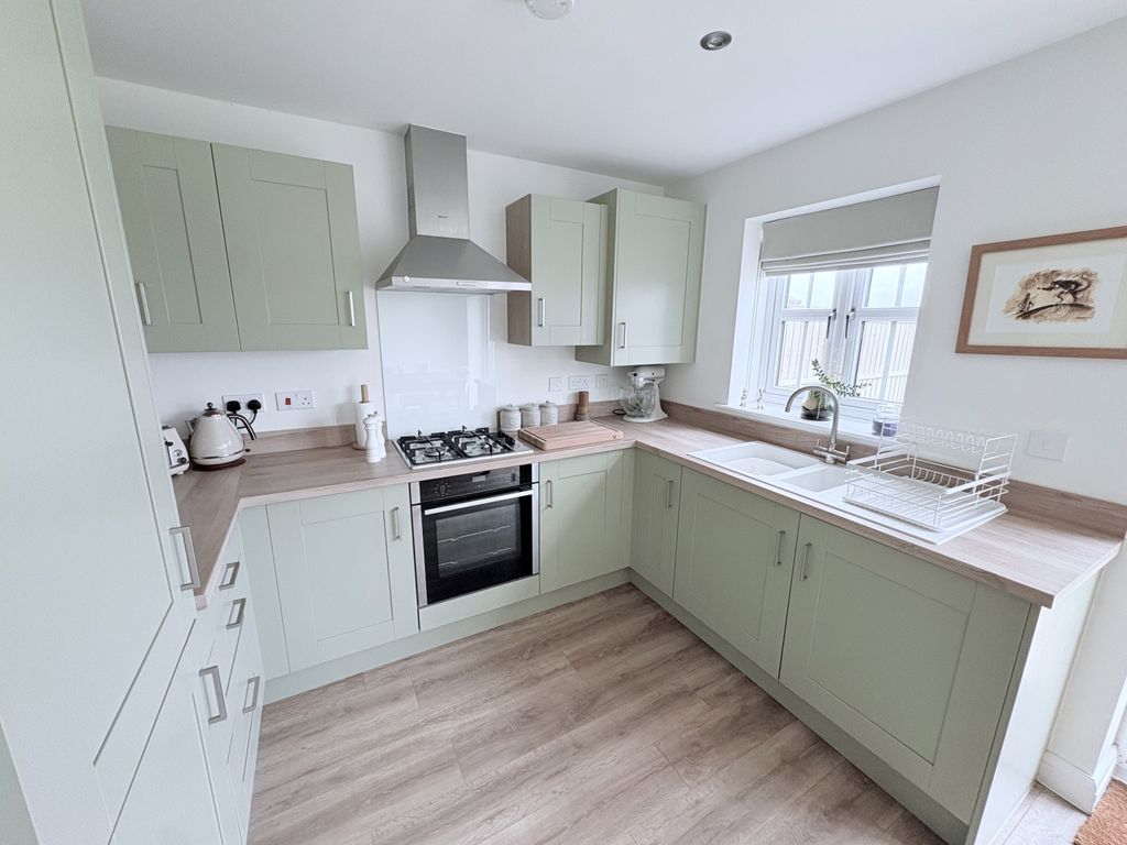 Property photo 3 of 11 Gallery