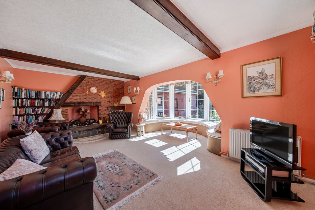 Property photo 3 of 13