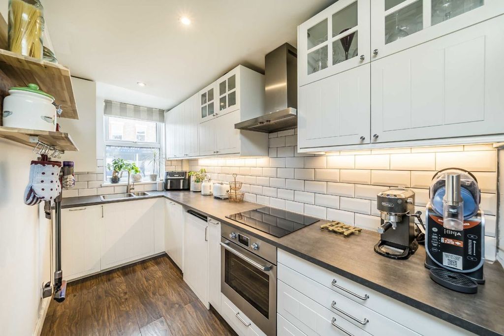 Property photo 2 of 6