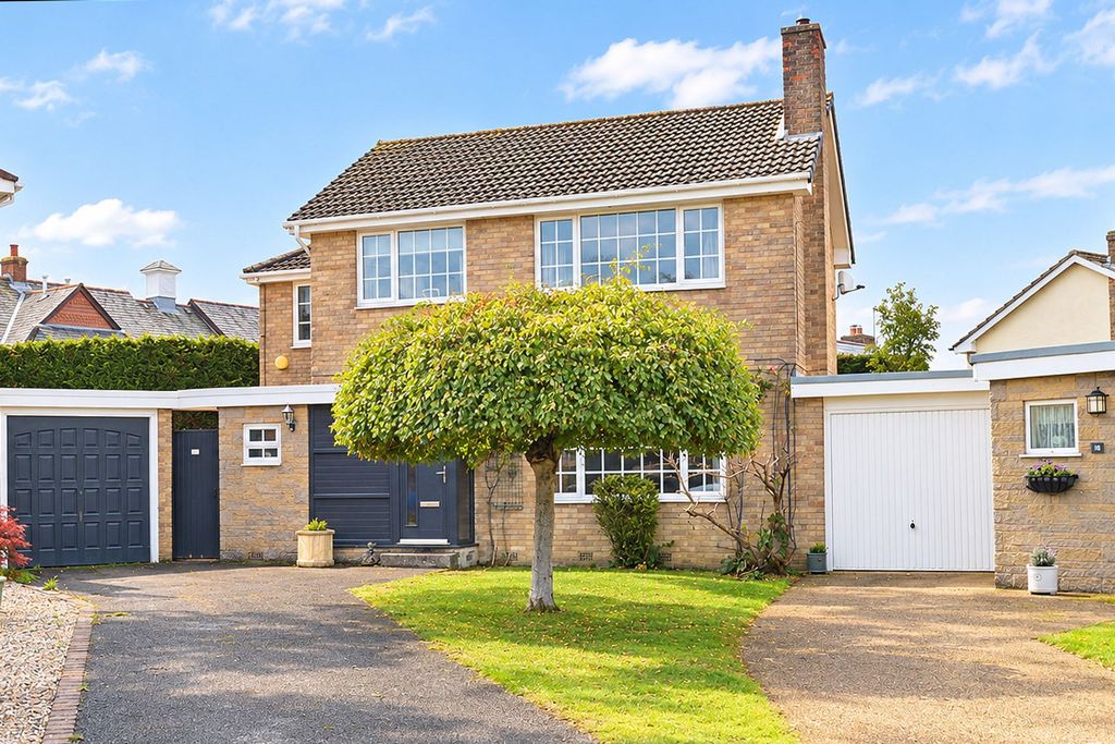 Property photo 1 of 19