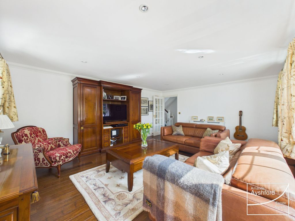 Property photo 2 of 51