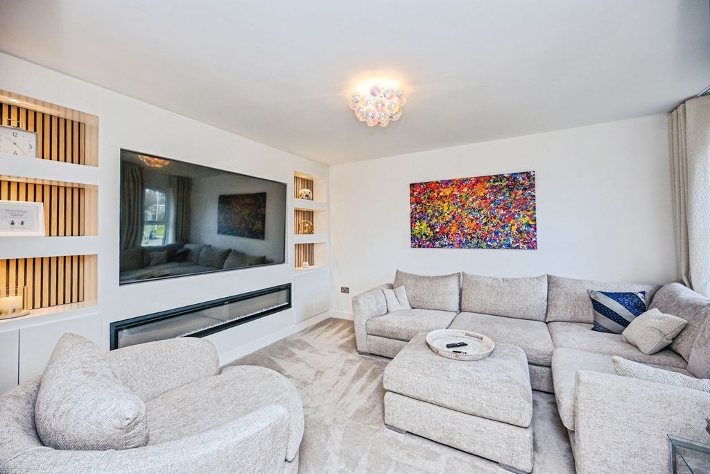 Property photo 3 of 20 Pbox-Img.Jpg