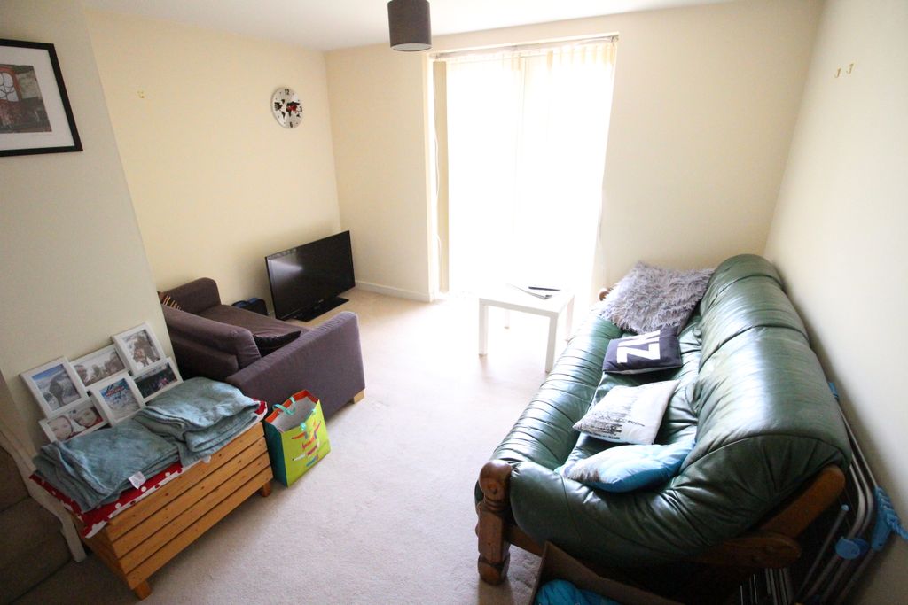 Property photo 2 of 8 Living Room