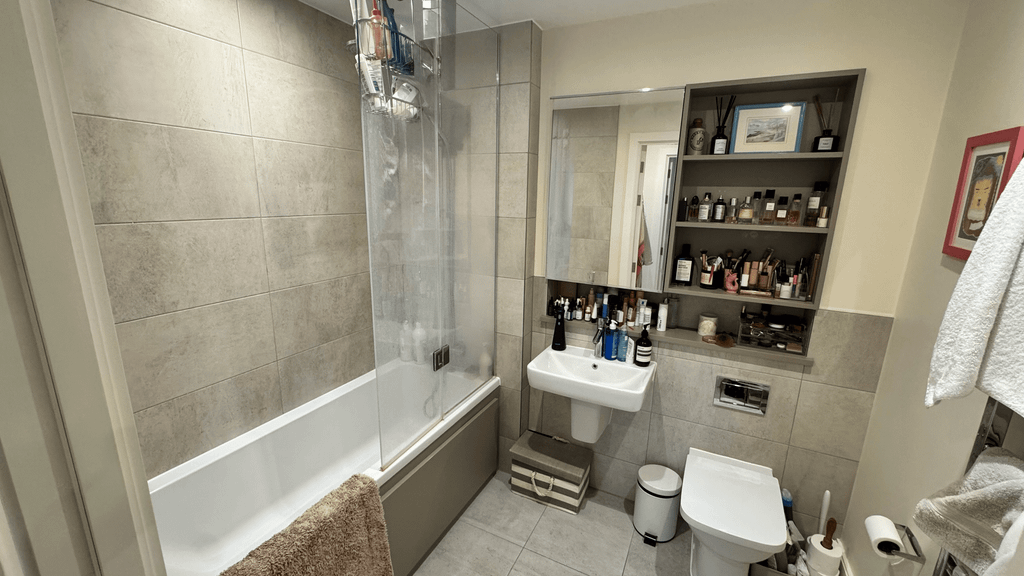 Property photo 2 of 20 Bathroom.Png