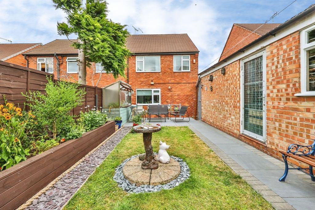 Property photo 2 of 19