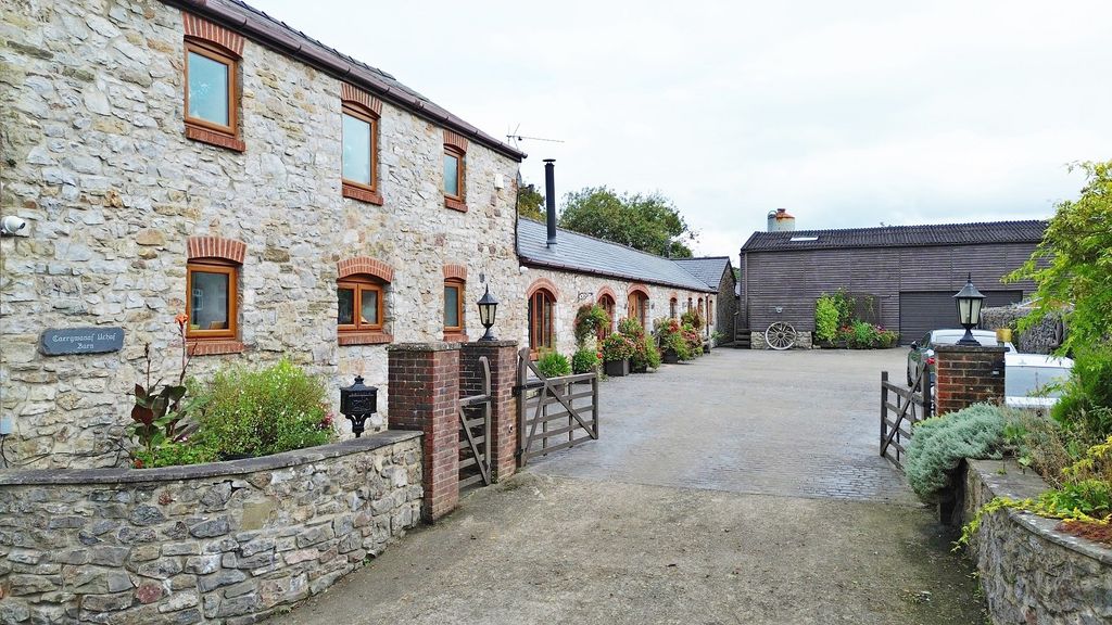 Property photo 1 of 43 Main Image