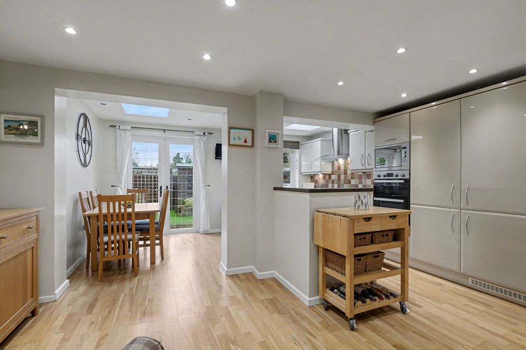 Property photo 2 of 23