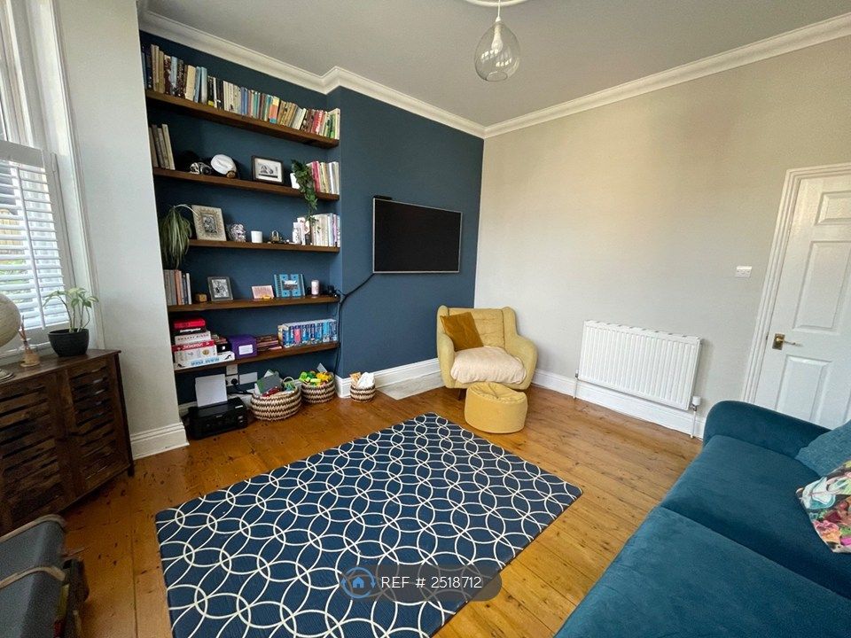 Property photo 2 of 30 Lounge
