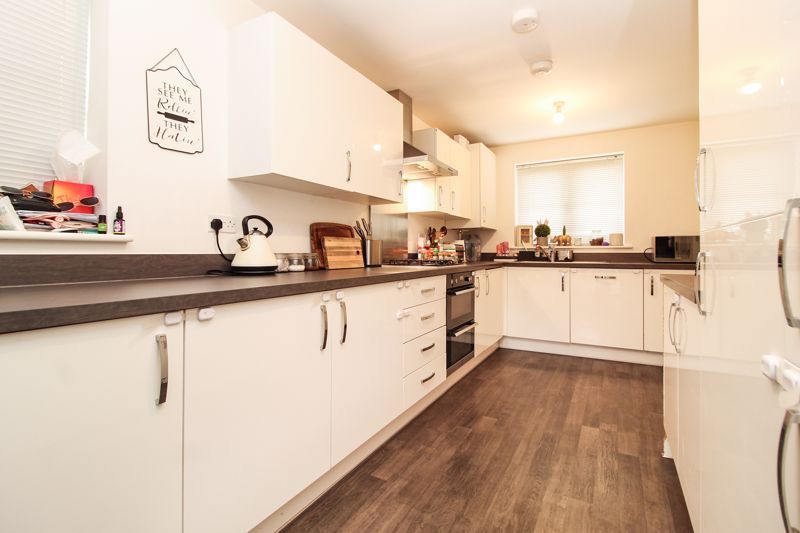 Property photo 3 of 16 Kitchen