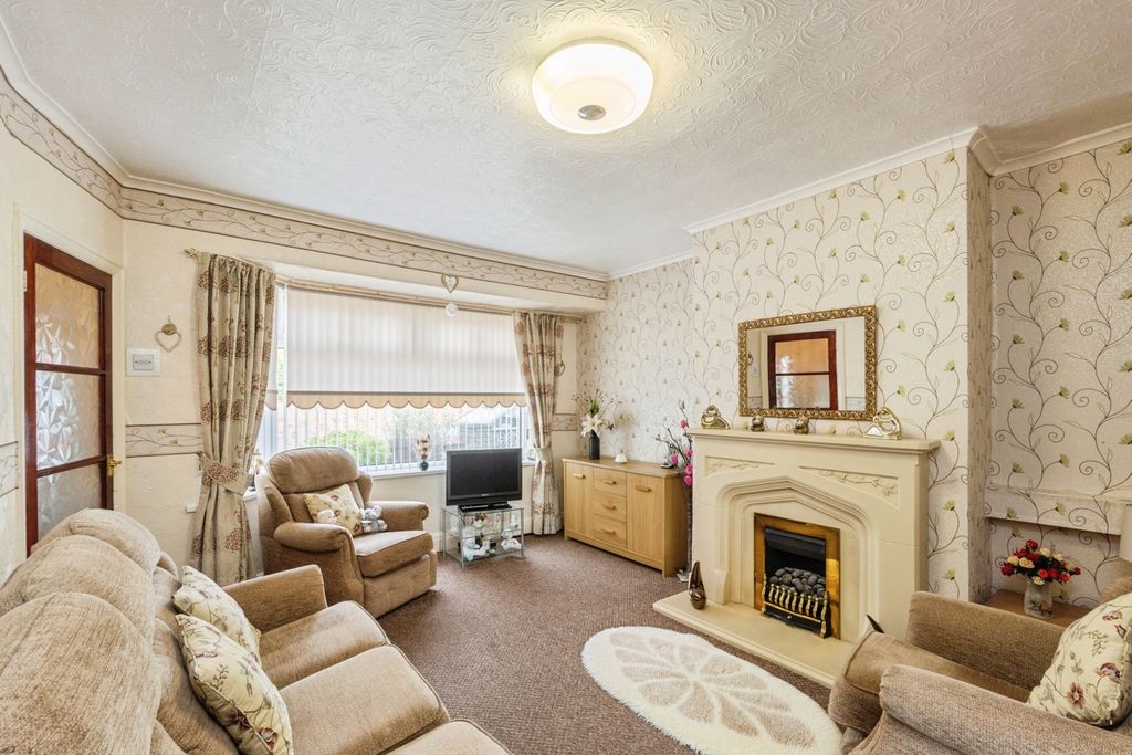 Property photo 2 of 17 Photo