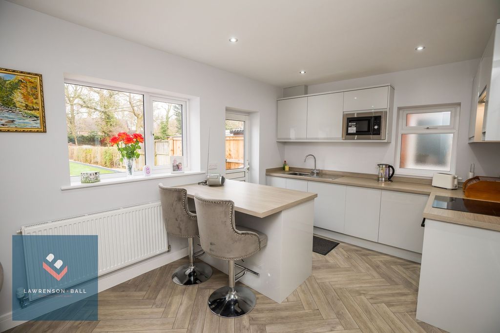 Property photo 2 of 16 Kitchen/Diner