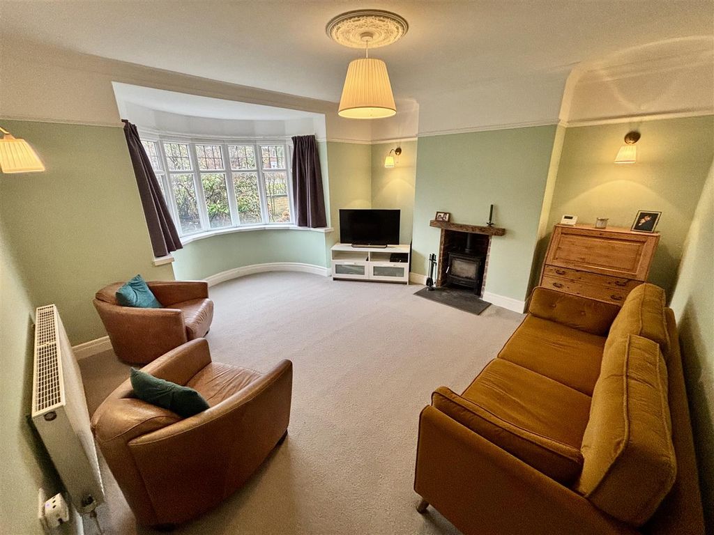 Property photo 2 of 19 Living Room