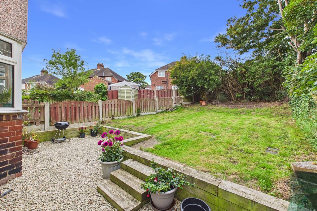 Property photo 2 of 16 Garden
