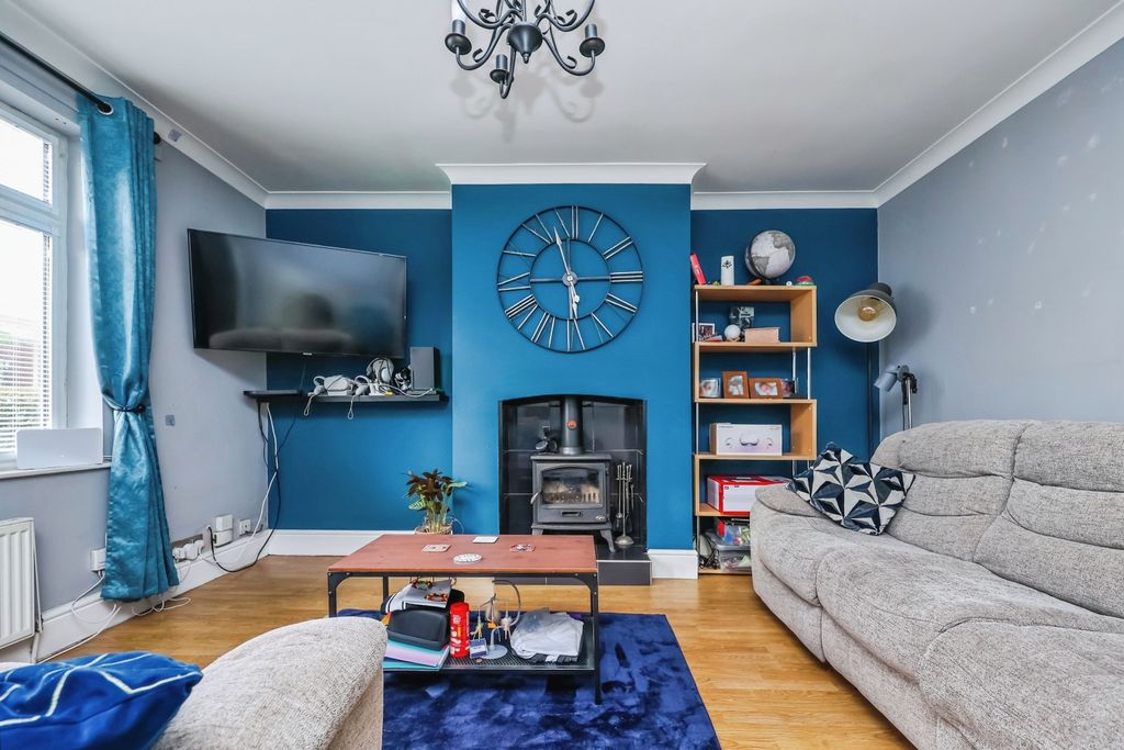 Property photo 3 of 15