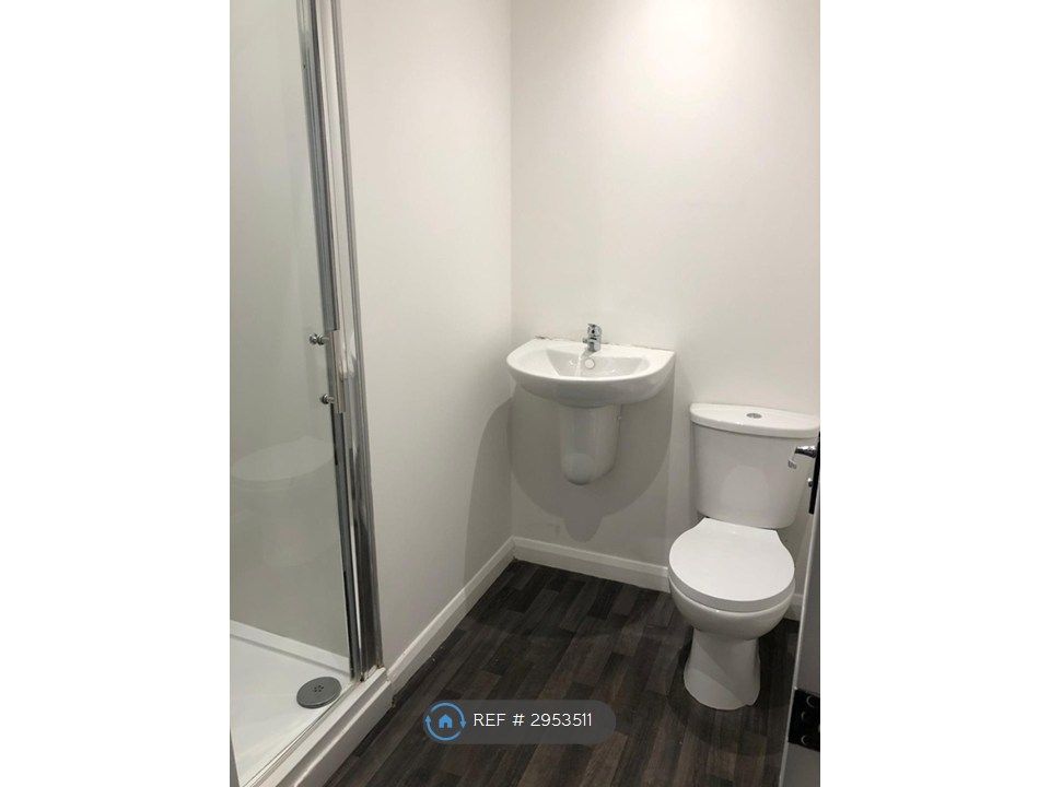 Property photo 3 of 6 Bathroom