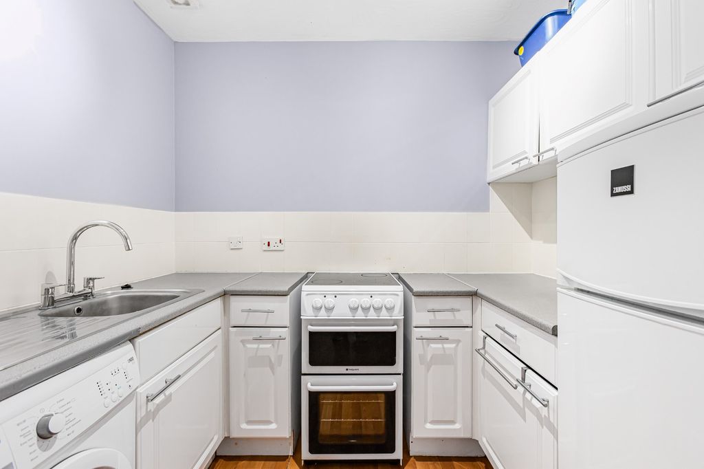 Property photo 3 of 10