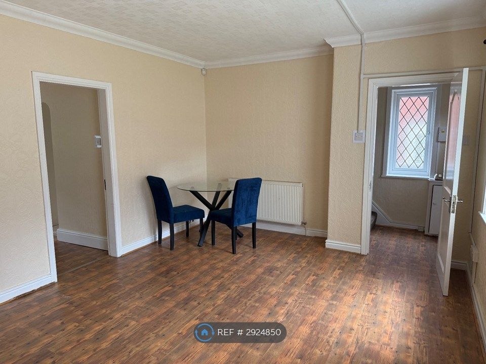 Property photo 3 of 27