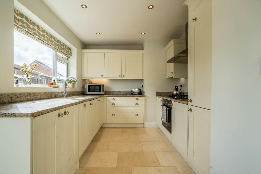 Property photo 2 of 15 Kitchen2.Jpg
