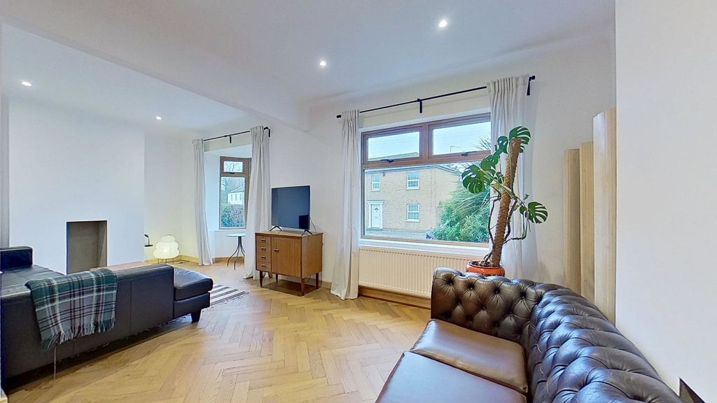 Property photo 3 of 30