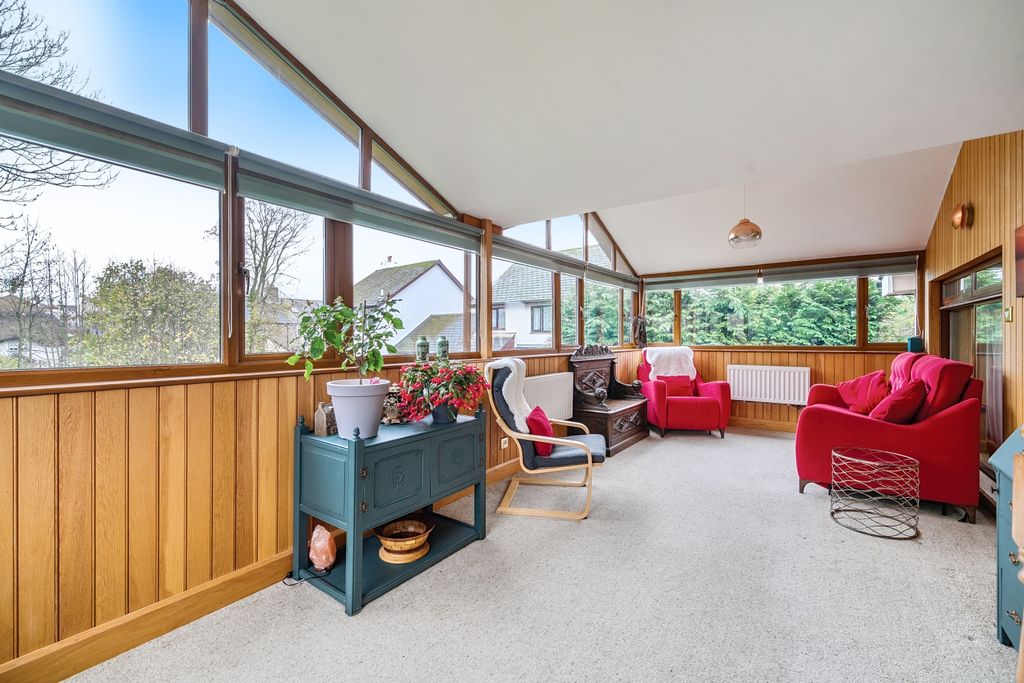 Property photo 3 of 21 1380218-13-6914A96F21A20