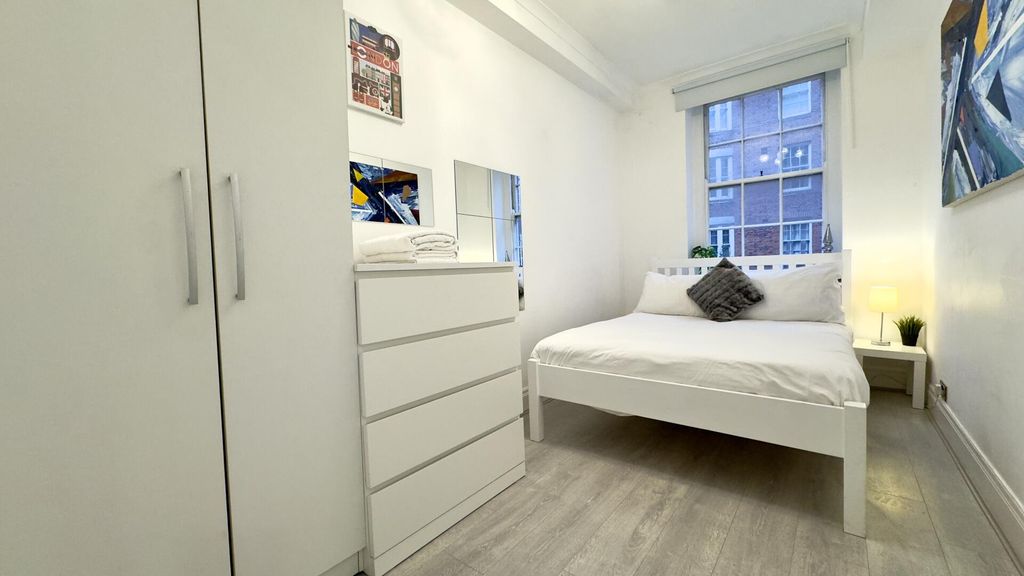 Property photo 3 of 9 Bedroom