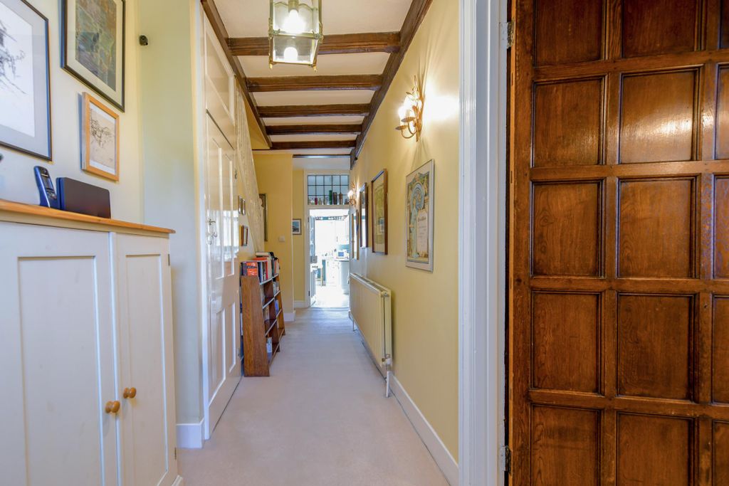 Property photo 2 of 43