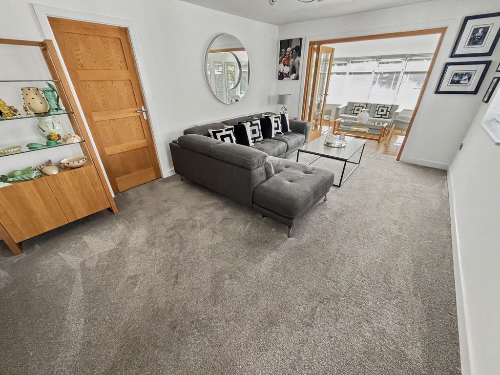 Property photo 3 of 45