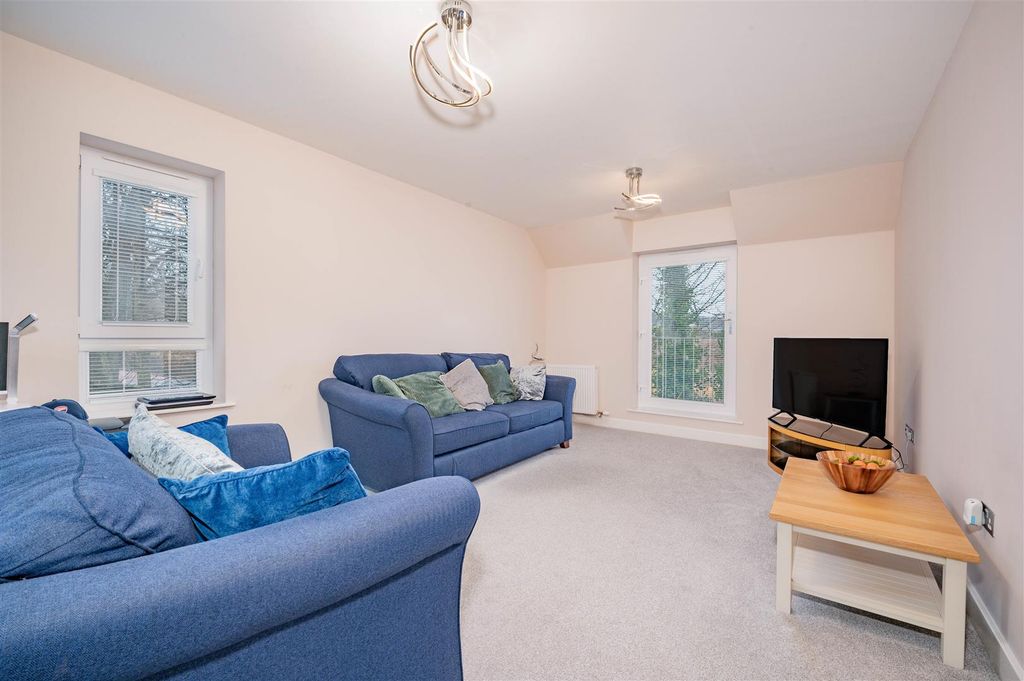 Property photo 3 of 16 106 Braes Of Gray Road Dundee-8.Jpg