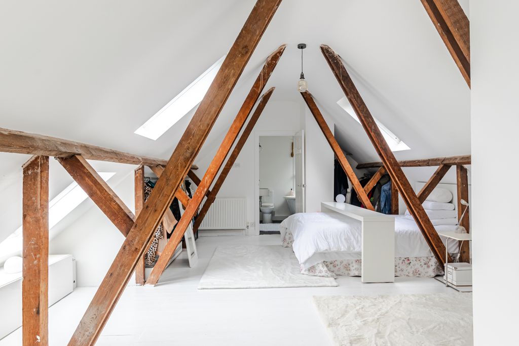 Property photo 1 of 20 16