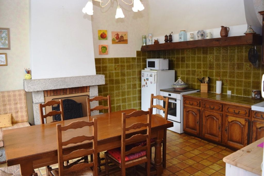 Property photo 3 of 40