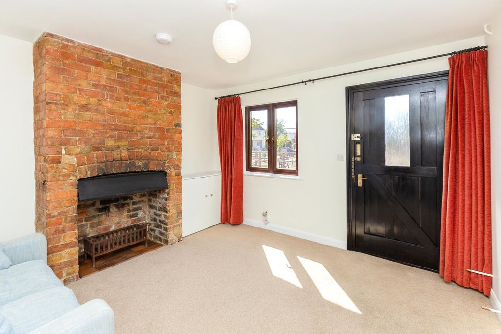 Property photo 3 of 8 Front Room