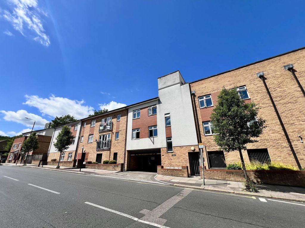 Property photo 3 of 13