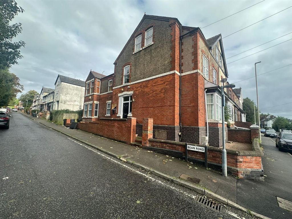 Property photo 1 of 5