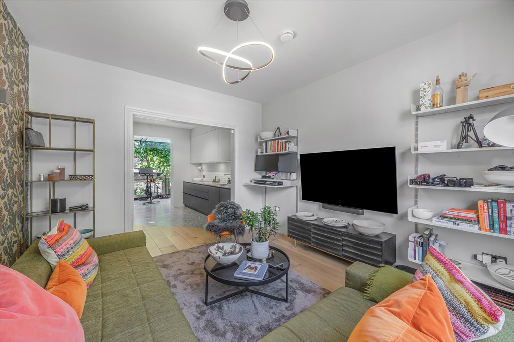 Property photo 1 of 19 Image