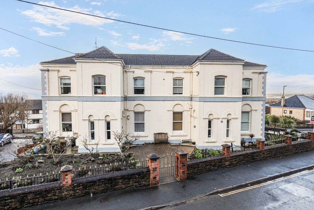 Property photo 1 of 20 1400779-2-696A58503367B