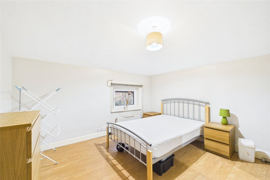 Property photo 2 of 8 Picture No. 39