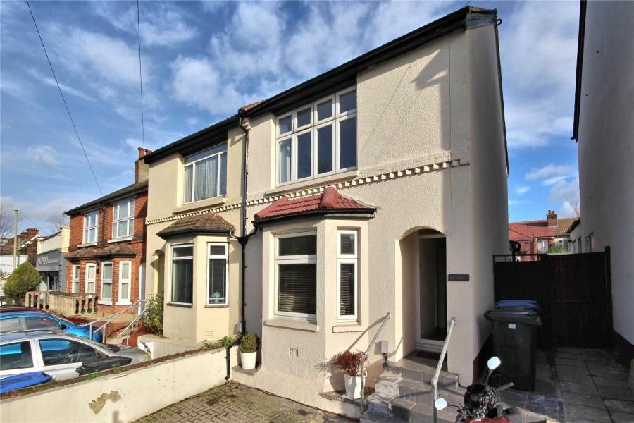 Property photo 1 of 8