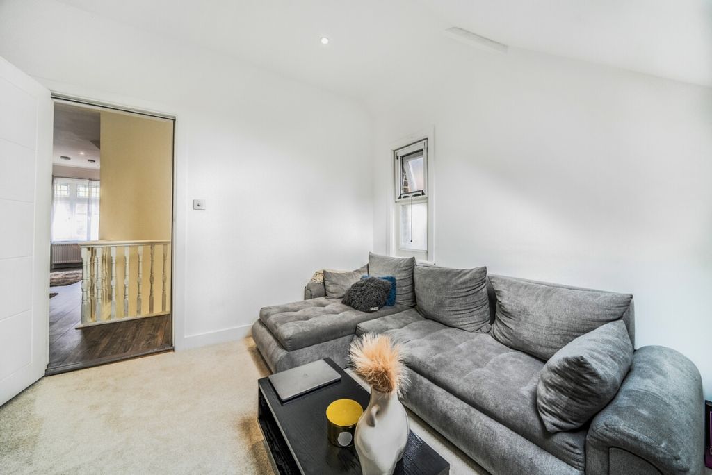 Property photo 3 of 18 1146128 (3)