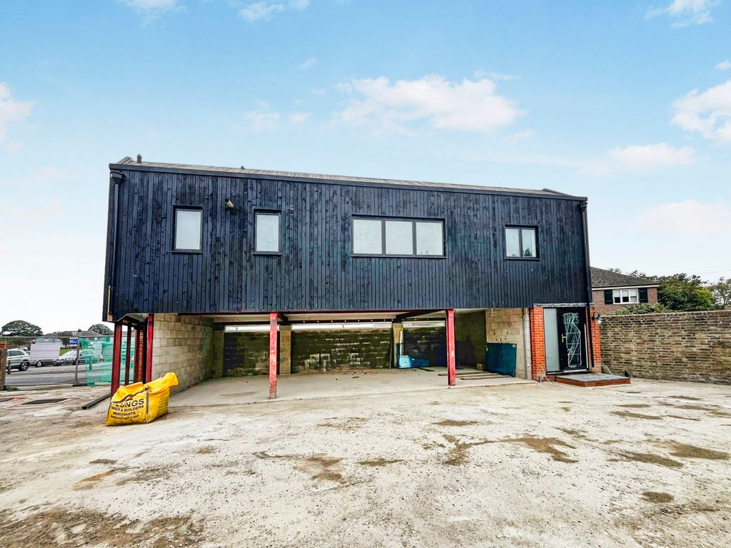 Property photo 2 of 26