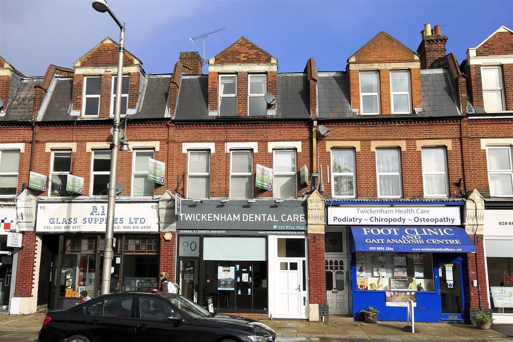 Property photo 3 of 5 1, 90 Heath Road-01.Jpg