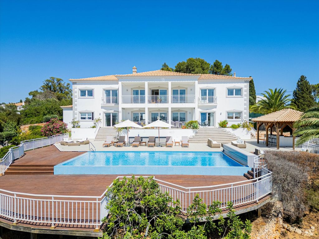 Property photo 1 of 71 Fantastic 6+1 Bedroom Villa With Pool And Tennis Court In Montes Juntos