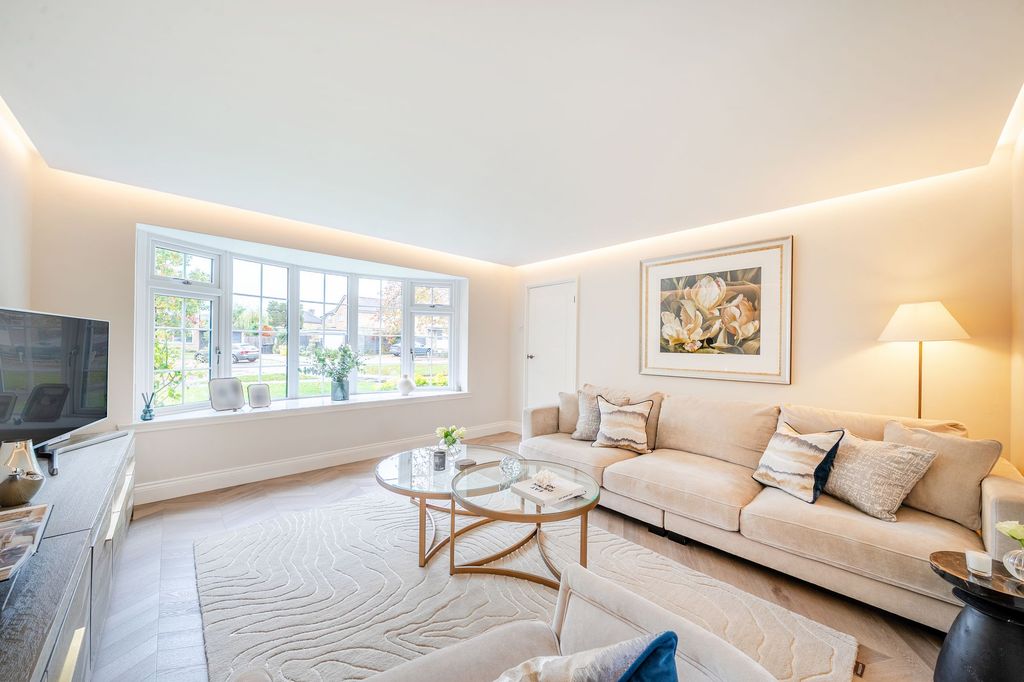 Property photo 2 of 24