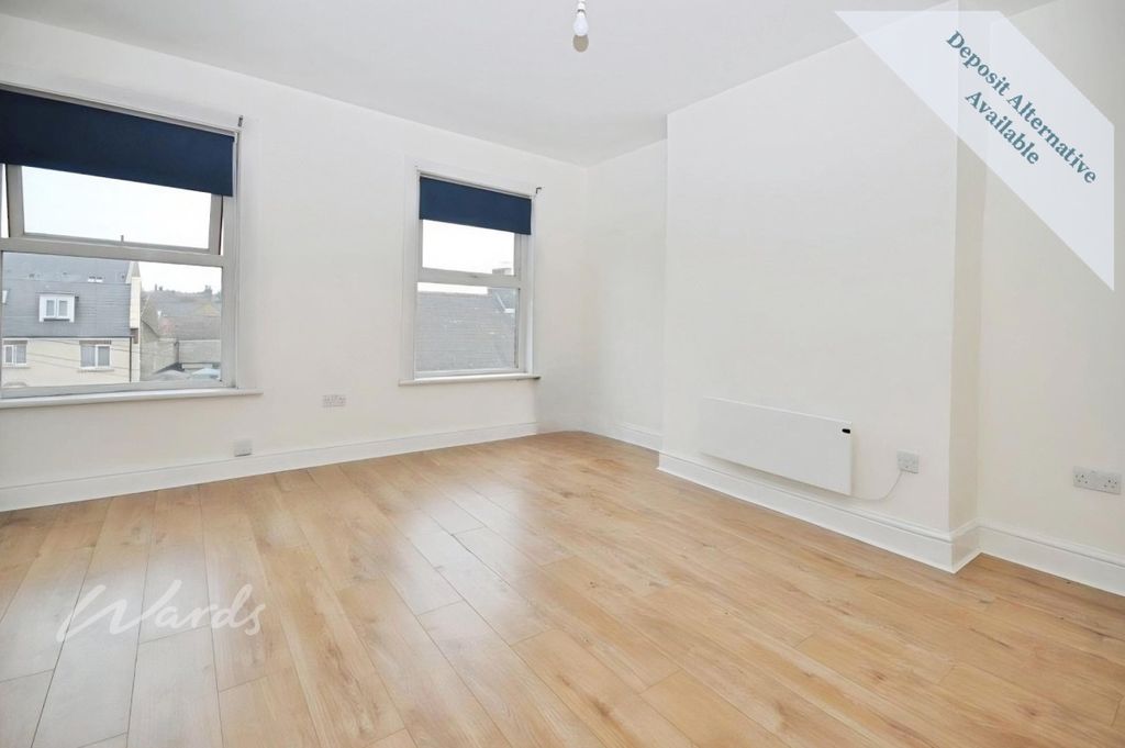 Property photo 2 of 5 3 7 Vic Lounge Ar...