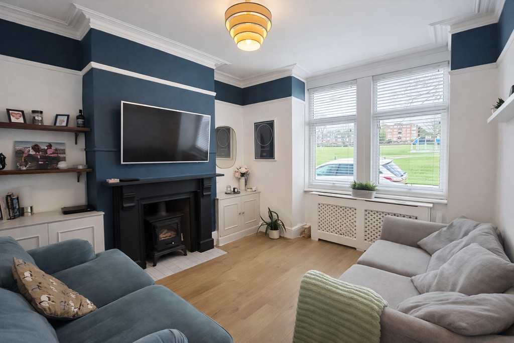 Property photo 2 of 14 Lounge